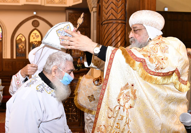 ترقية القمصية على يد قداسة البابا تواضروس الثانى (القمص ميخائيل) يوم 25/11/2020